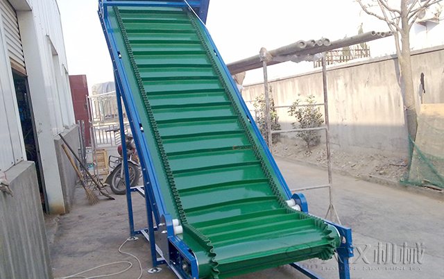 爬坡皮帶輸送機(jī)優(yōu)勢(shì)